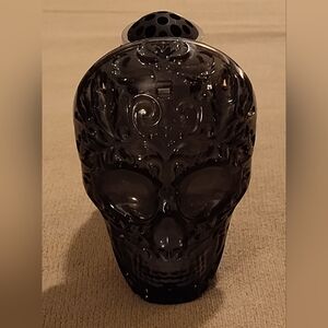 Wallflower Black Skull Sculpture